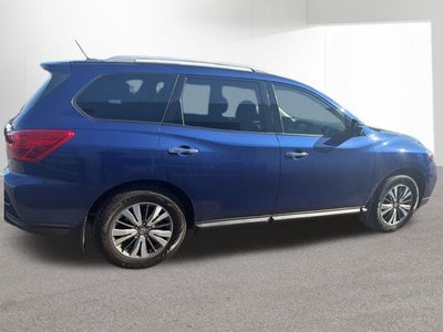 2017 Nissan Pathfinder SL