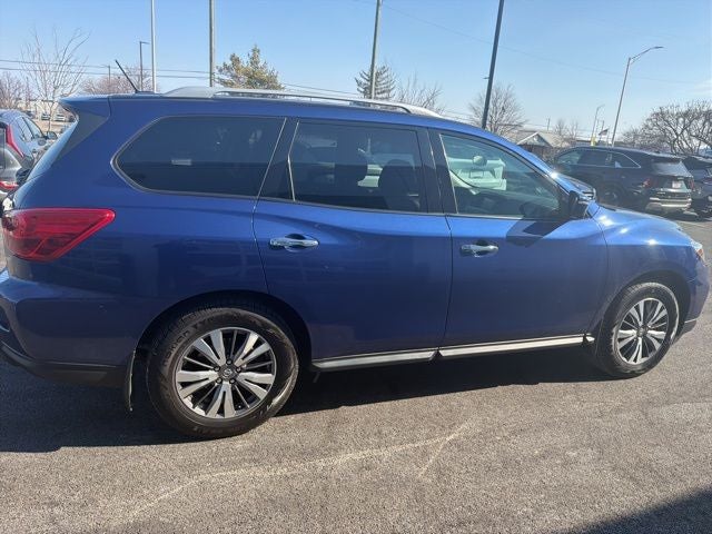 2017 Nissan Pathfinder SL