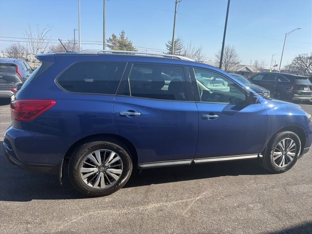 2017 Nissan Pathfinder SL