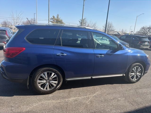 2017 Nissan Pathfinder SL