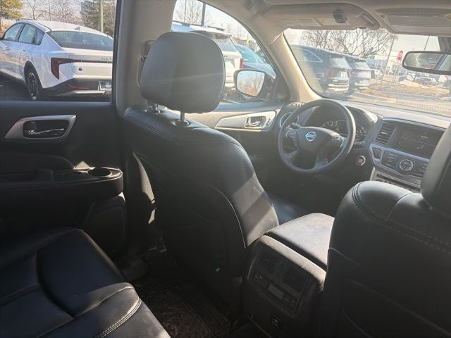 2017 Nissan Pathfinder SL