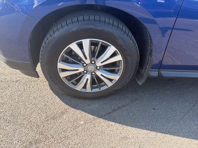 2017 Nissan Pathfinder SL