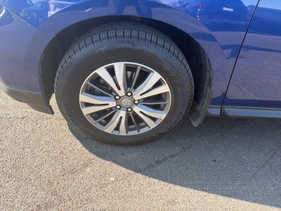 2017 Nissan Pathfinder SL