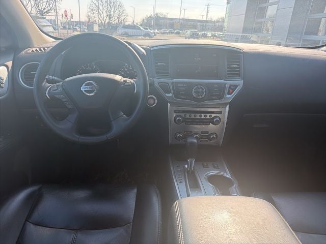 2017 Nissan Pathfinder SL