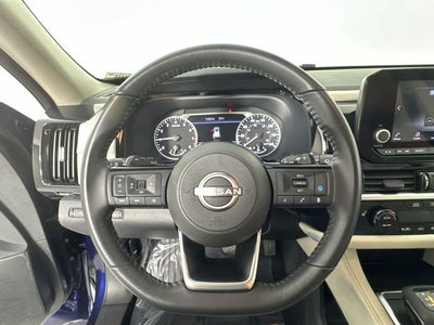 2023 Nissan Pathfinder SV