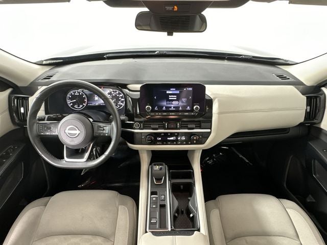 2023 Nissan Pathfinder SV