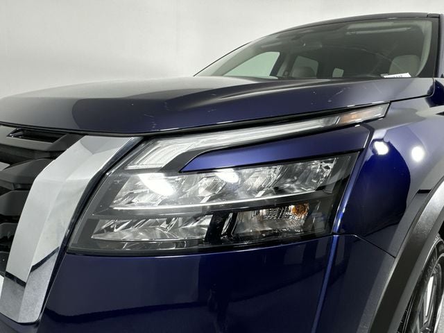 2023 Nissan Pathfinder SV