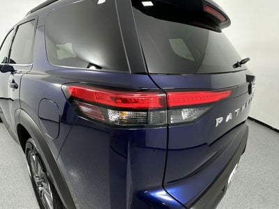 2023 Nissan Pathfinder SV