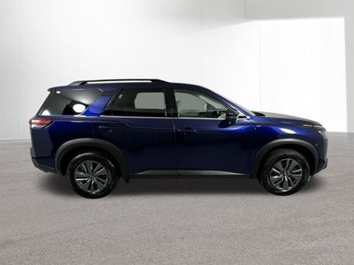 2023 Nissan Pathfinder SV