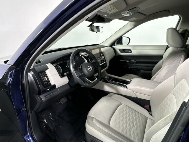 2023 Nissan Pathfinder SV