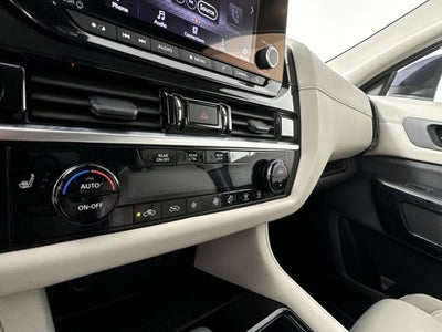 2023 Nissan Pathfinder SV