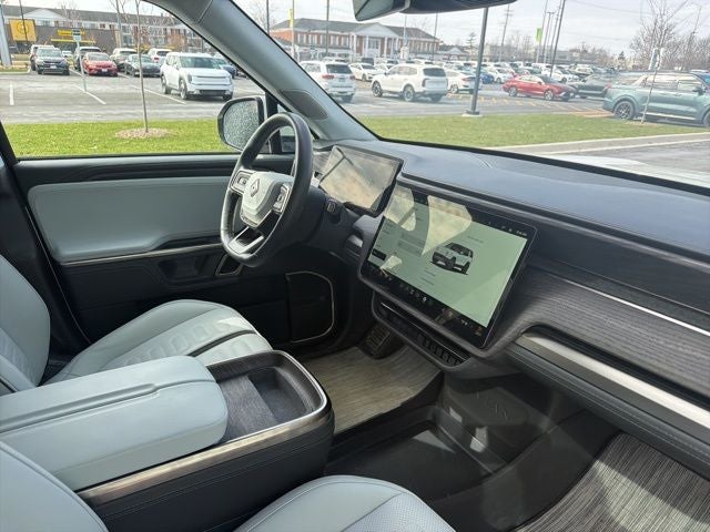 2023 Rivian R1S Adventure