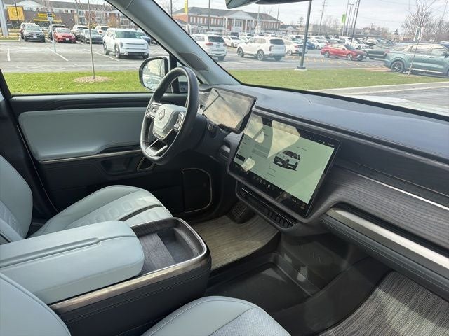 2023 Rivian R1S Adventure