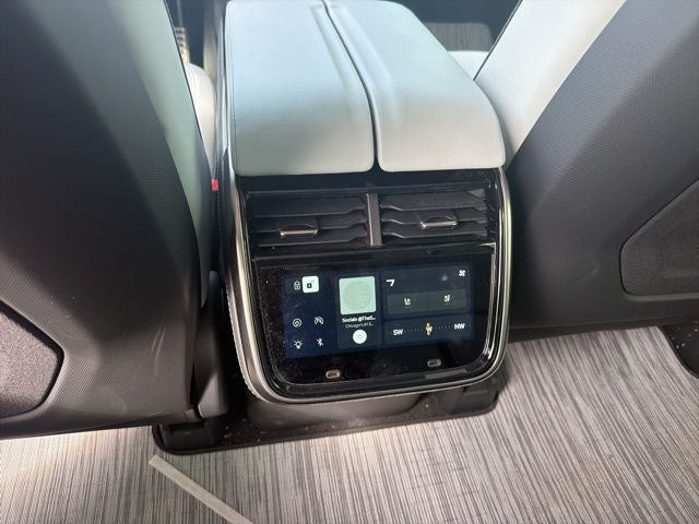 2023 Rivian R1S Adventure