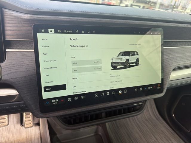 2023 Rivian R1S Adventure