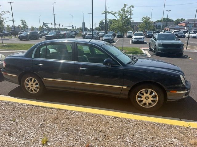 2004 Kia Amanti Base