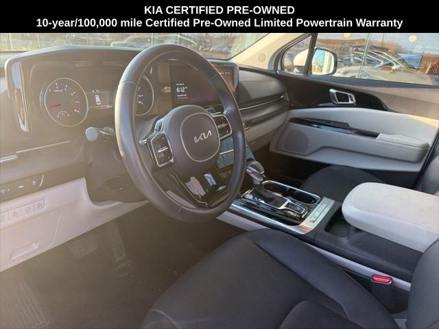 2024 Kia Carnival EX