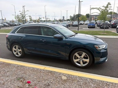2019 Audi e-tron Premium Plus quattro