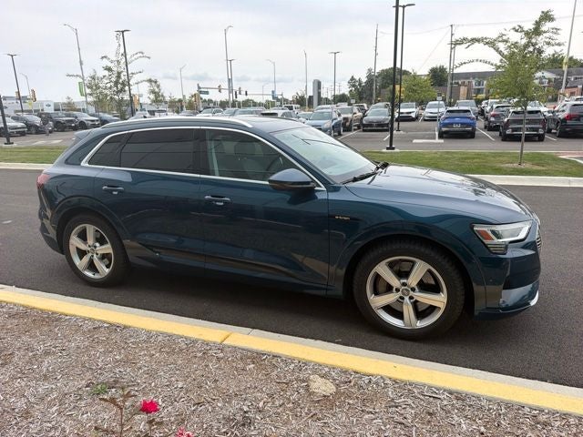 2019 Audi e-tron Premium Plus quattro