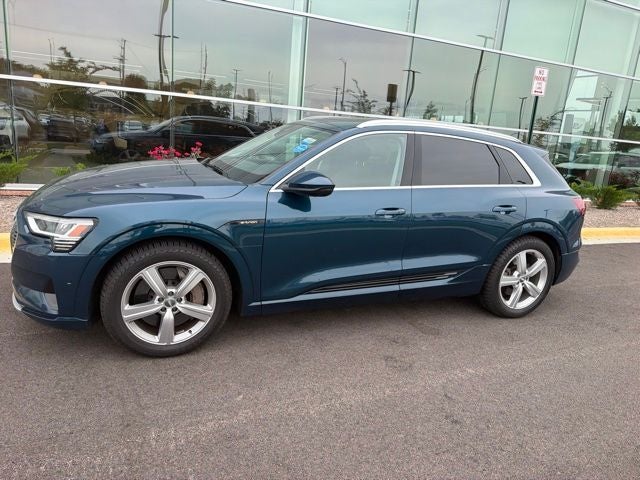 2019 Audi e-tron Premium Plus quattro