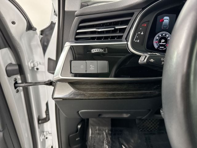 2023 Audi Q7 45 Premium Plus quattro