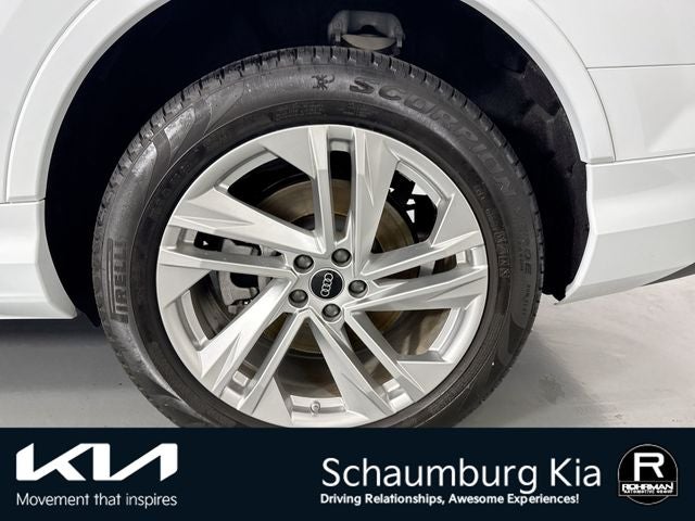 2023 Audi Q7 45 Premium Plus quattro