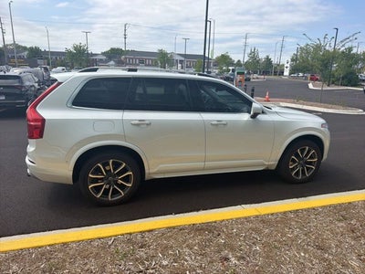 2018 Volvo XC90 T5 Momentum