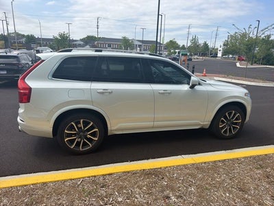 2018 Volvo XC90 T5 Momentum