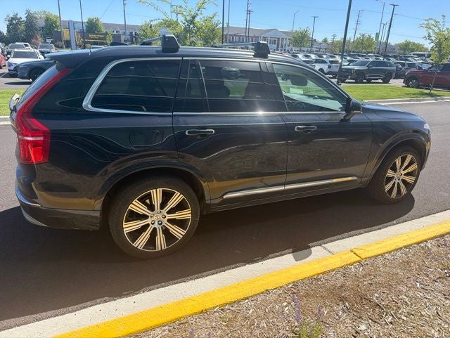 2022 Volvo XC90 Recharge Plug-In Hybrid T8 Inscription 6 Passenger
