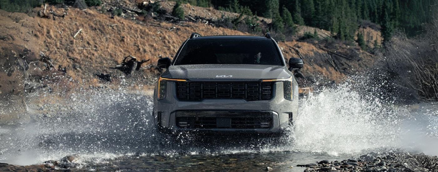 Grey 2024 Kia Sorento for sale near Algonquin kicking up water